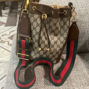 Authentic Gucci bucket bag